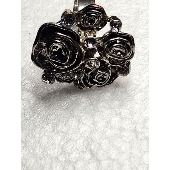 Roses Rhinestones Adjustable‎ Silver Ring - Picture 6 of 11